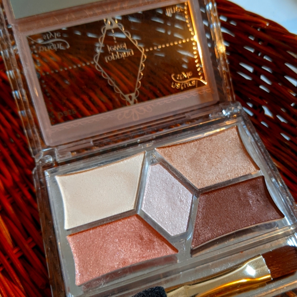 🍫🌸Canmake Pinky Chocolate eyeshadow